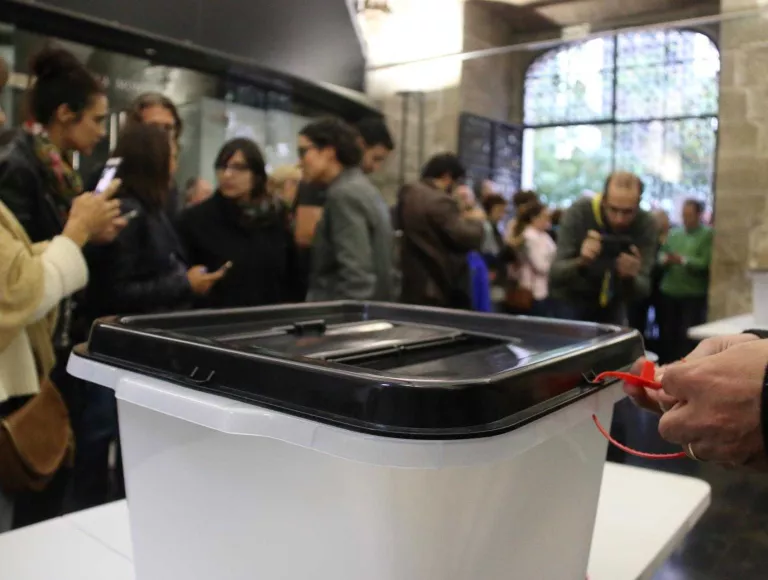 "La partida d'escacs ara és amb crono i en 48 hores es marca el futur": respostes a l'escena política