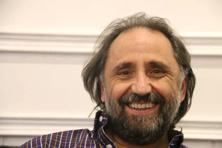Josep Lluís Cruz: "Amb la mascareta, he descobert ulls en els quals no m’havia fixat malgrat que fa temps que els veig"