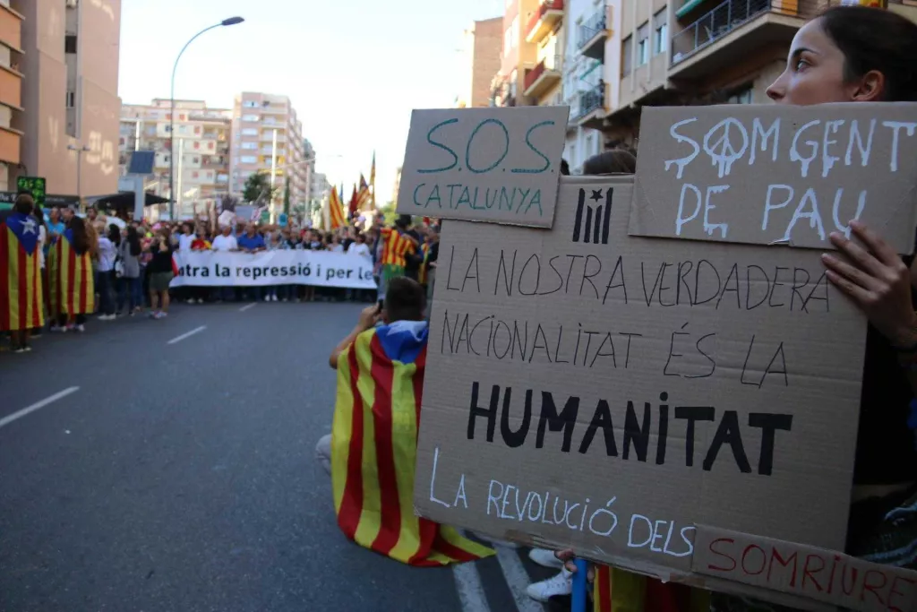 "Som gent de pau"; els missatges de la manifestació
