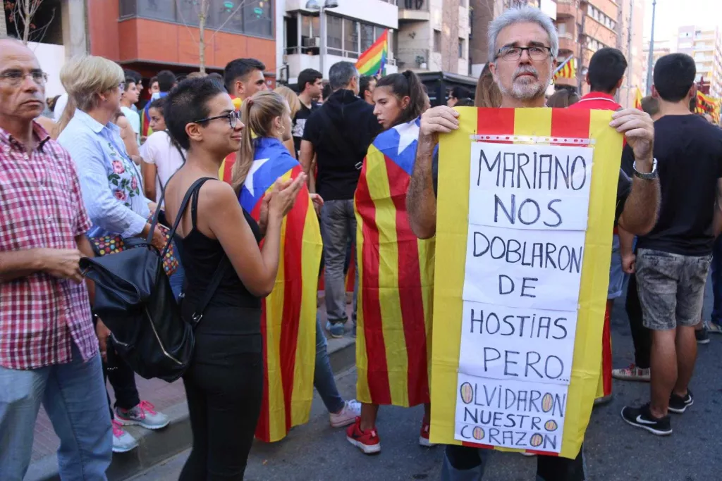 "Som gent de pau"; els missatges de la manifestació