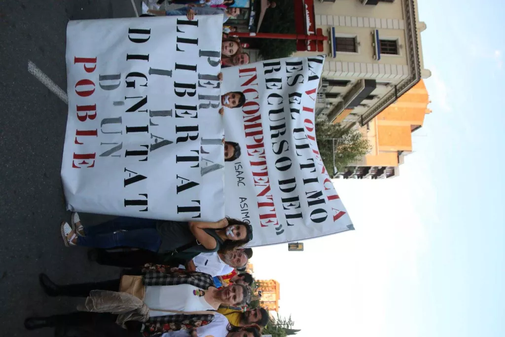 "Som gent de pau"; els missatges de la manifestació
