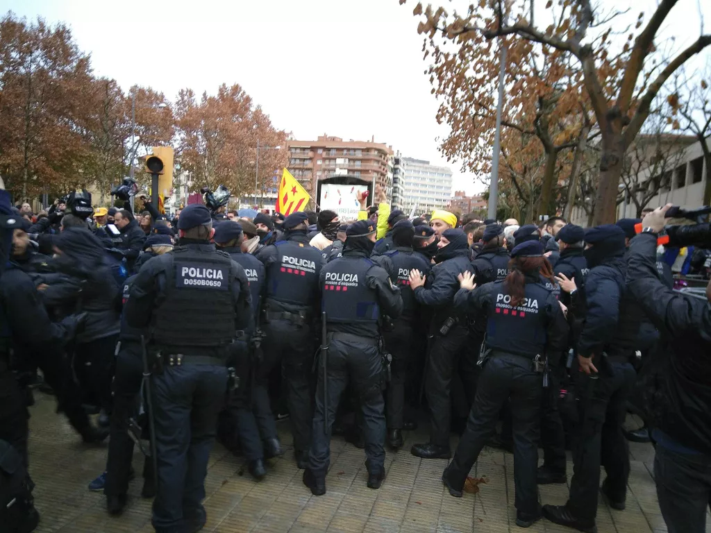 Calma tensa al Museu de Lleida després de les càrregues policials contra els manifestants