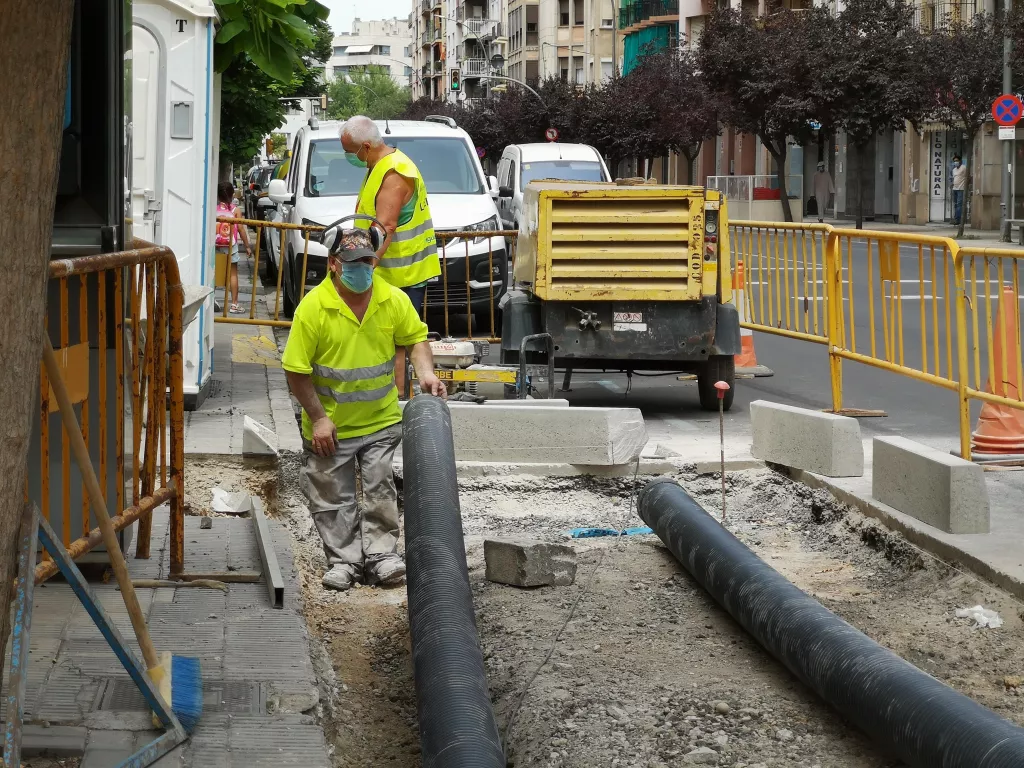 Obres per millorar la seguretat viària al Clot, amb un nou pas de vianants a Príncep de Viana