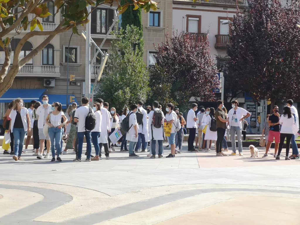 Els MIR porten la protesta al carrer i denuncien explotació laboral