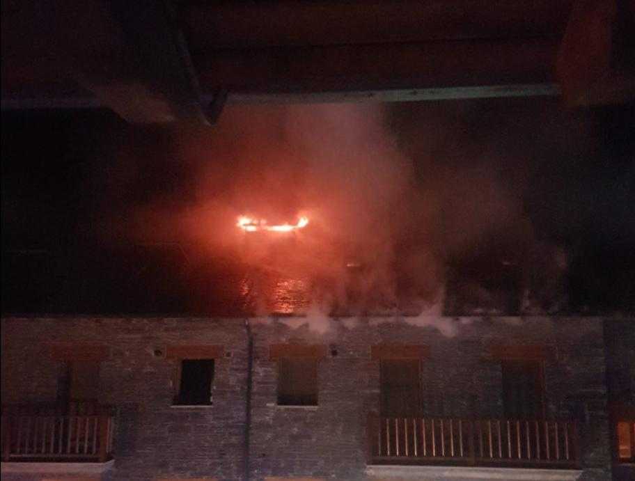 Desallotjats per l'incendi d'una xemeneia a Bellver de Cerdanya