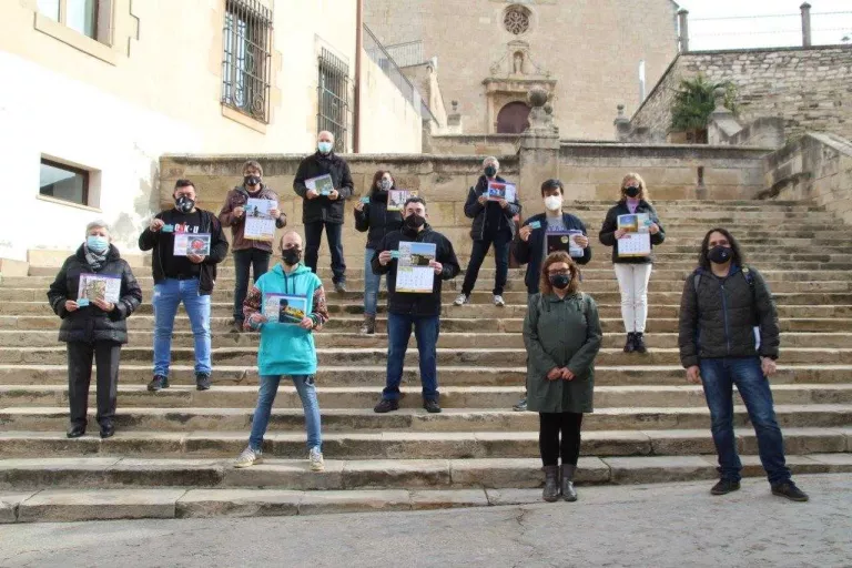 Bellpuig premia als guanyadors de les fotografies del calendari 2021 amb targetes moneder