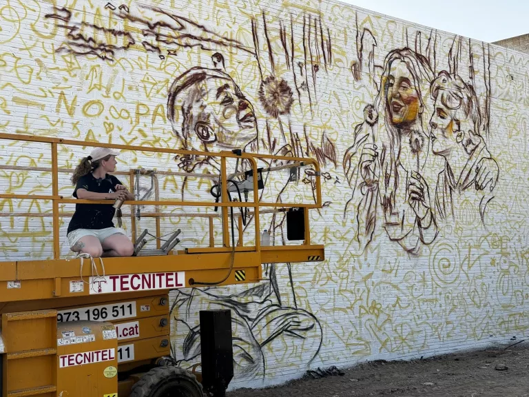 Lily Brick inicia a Juneda un mural commemoratiu pels 50 anys de TALMA
