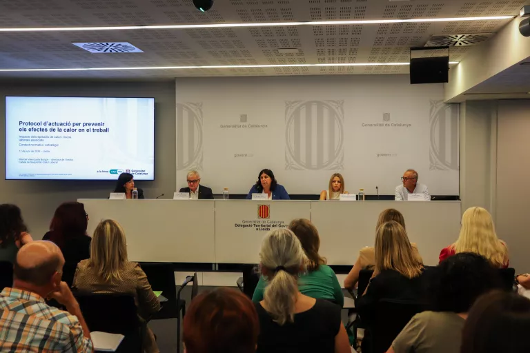 El Govern impulsa un nou protocol contra la calor després de detectar greus incompliments laborals