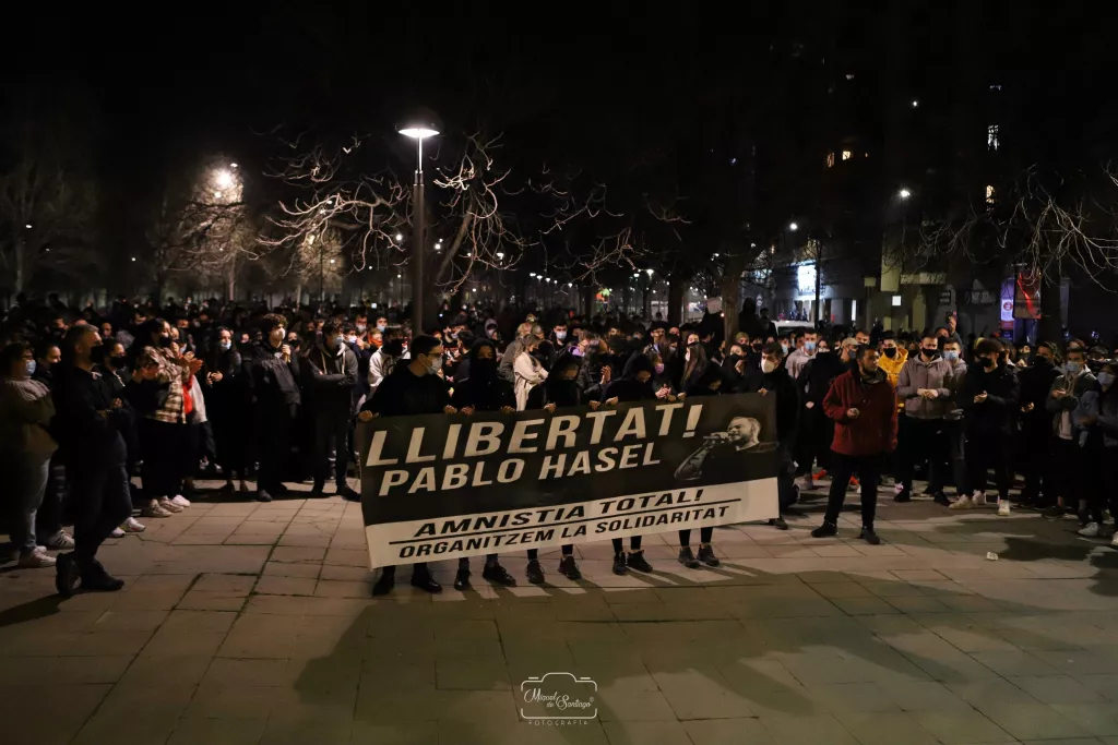 ⏯️ Lleida torna a cremar en la segona nit de protestes per l'empresonament de Hasel
