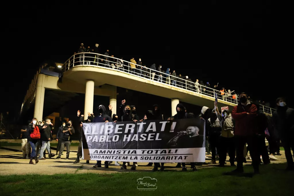 ⏯️ Lleida torna a cremar en la segona nit de protestes per l'empresonament de Hasel
