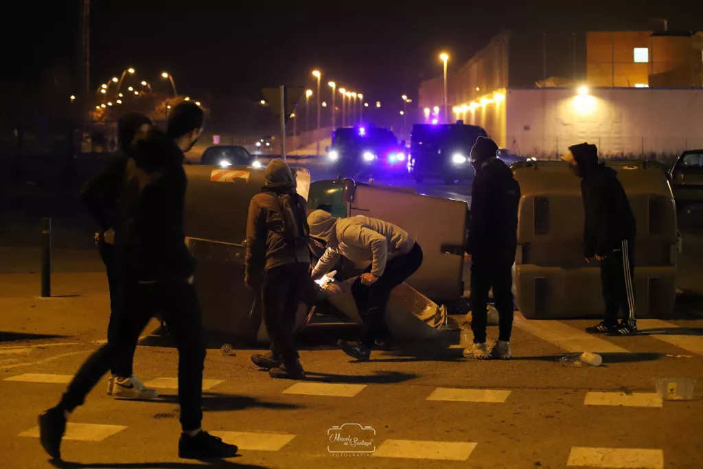 ⏯️ Lleida torna a cremar en la segona nit de protestes per l'empresonament de Hasel
