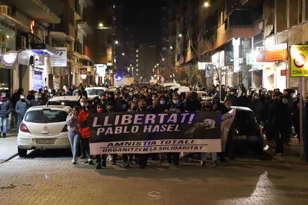 ⏯️ Més de 400 persones tornen a sortir als carrers de Lleida contra l'empresonament de Hasel
