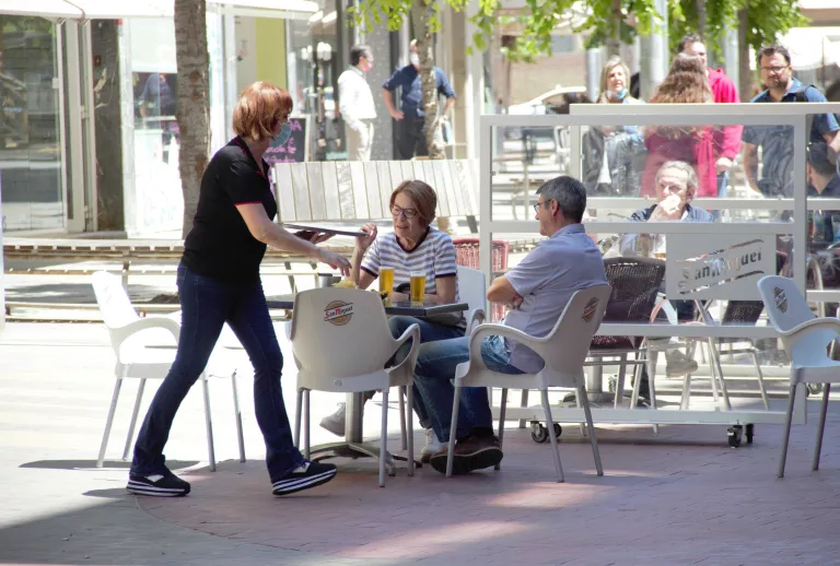 La Paeria suspèn de forma transitòria la taxa de terrasses fins al 30 de juny