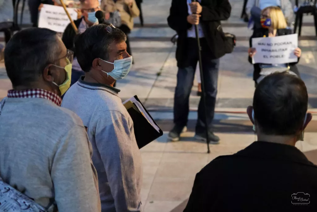 ⏯️ Unes 300 persones es concentren a Lleida contra la inhabilitació de Torra