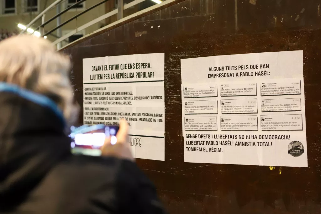 ⏯️ Identificats per exhibir simbologia nazi i fer salutacions feixistes a Lleida