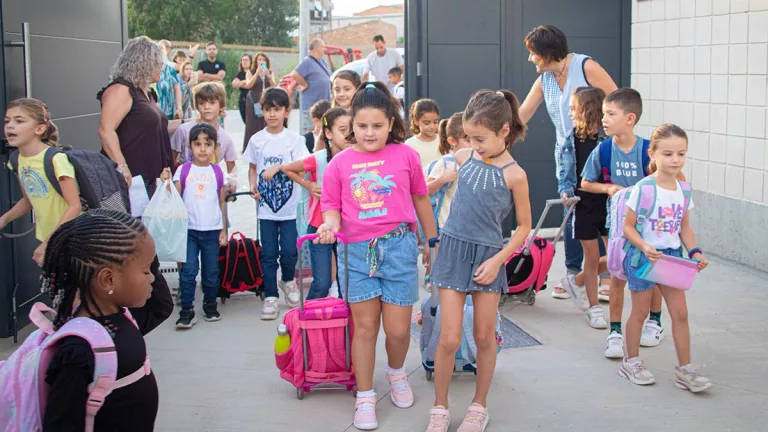 Inici de curs amb nova escola al Poal després de trenta anys de reivindicar-la