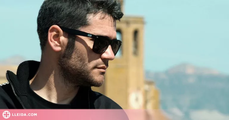 El cantautor barceloní Jordi Montañez posa música a quatre poemes de Josep Vallverdú