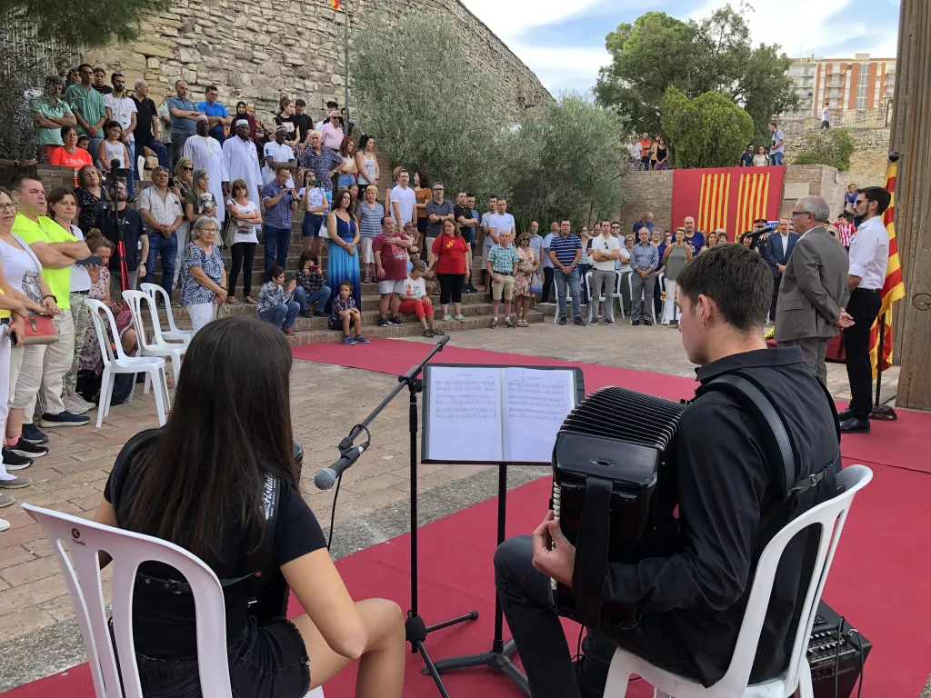 La Segarra commemora la Diada de Catalunya amb una ofrena floral, parlaments i interpretacions musicals