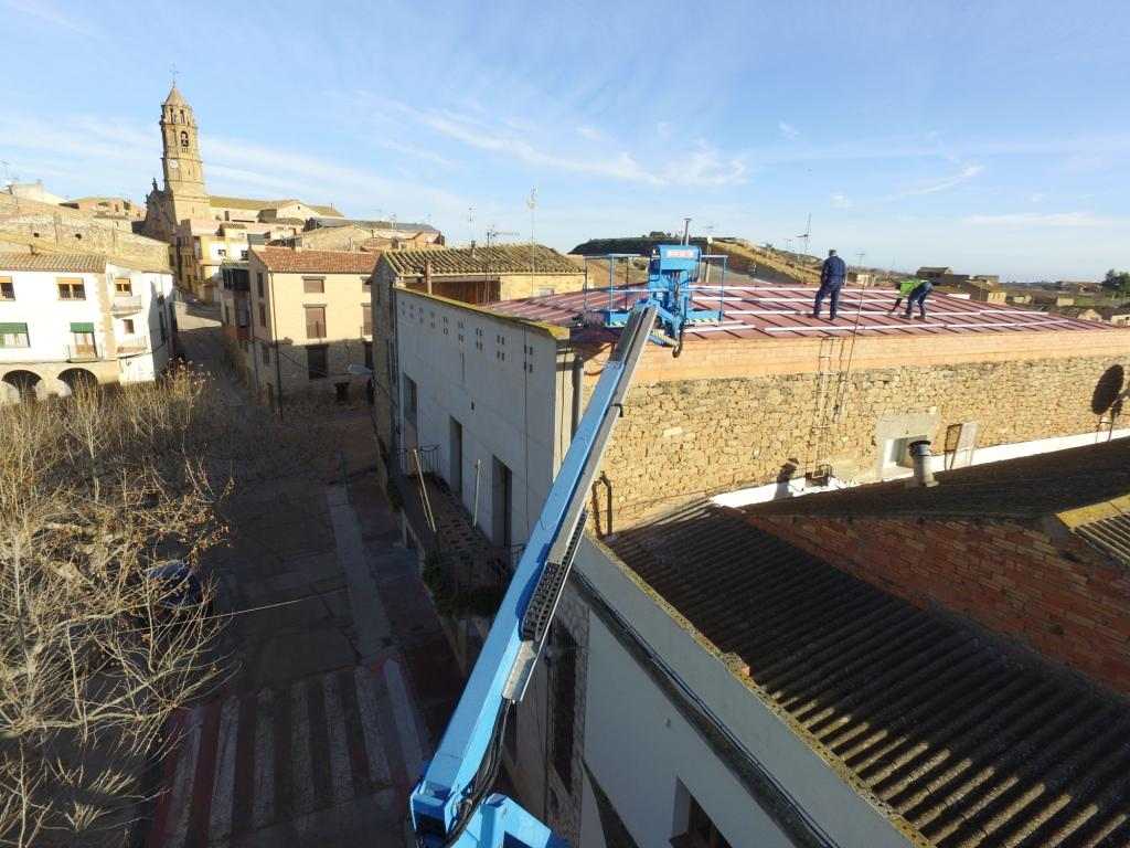 Llardecans comença a instal·lar plaques fotovoltaiques a l'ajuntament