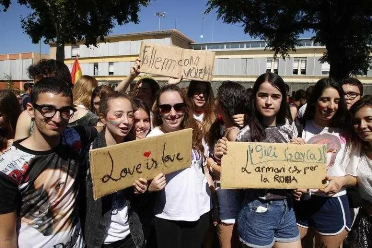 La multa de 417€ al professor homòfob del Gili "castiga però no canvia patrons mentals"
