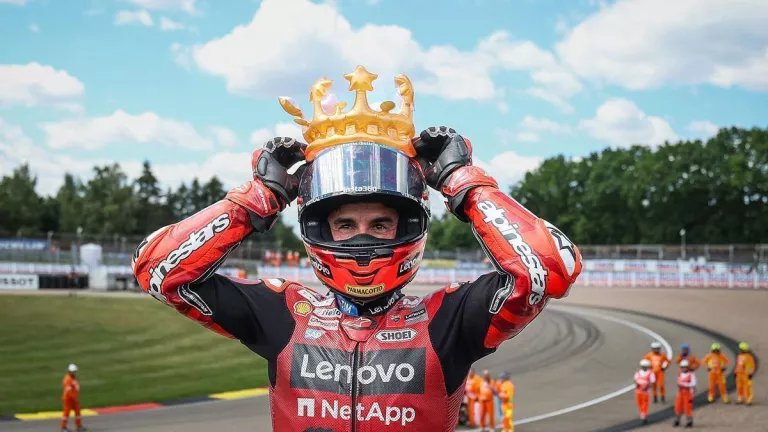Marc Márquez torna a regnar a Alemanya i es reenganxa a la lluita pel Mundial