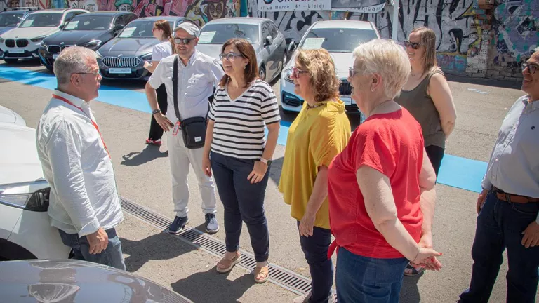 El temps assolellat acompanya el 12è Mercat del Vehicle d'Ocasió de Tàrrega