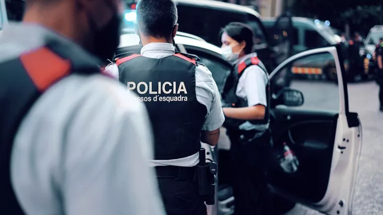Detenen un jove a Tàrrega per amenaçar tres menors i robar una cartera i un patinet