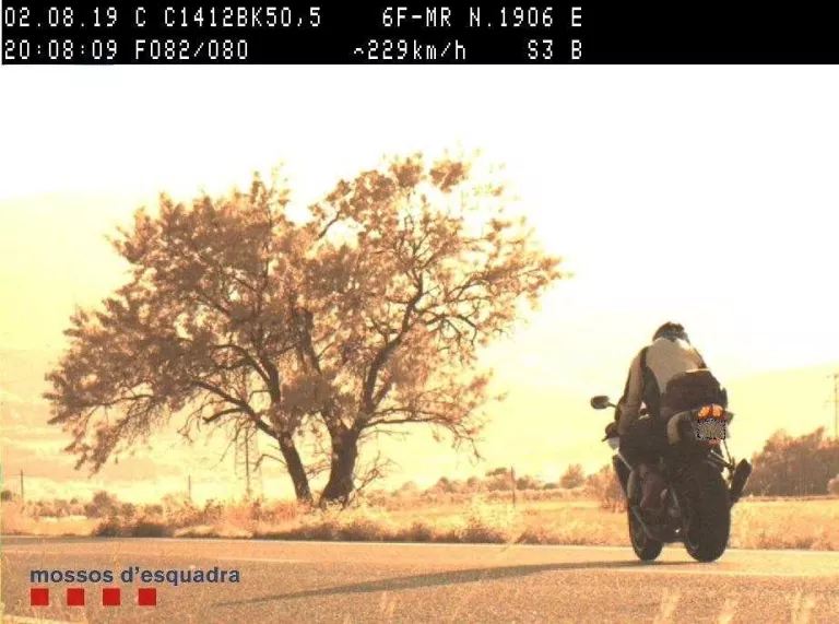 Denunciat un motorista que circulava a 229 km/h per una carretera del Pallars Jussà