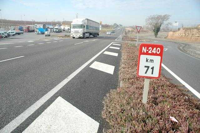 Dues dones mortes i una ferida crítica en un xoc frontal a l'N-240 a Juneda