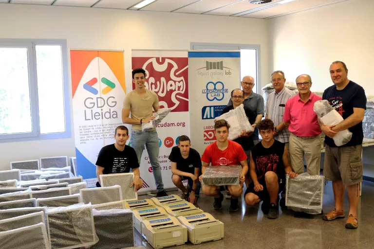 El Banc de Recursos de Lleida dona 10 ordinadors complets a l'ACUDAM