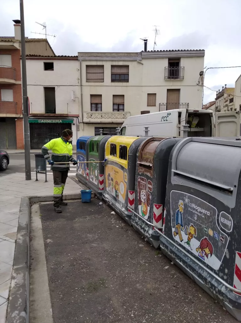 Es reforça la neteja i desinfecció dels contenidors de residus de la Noguera