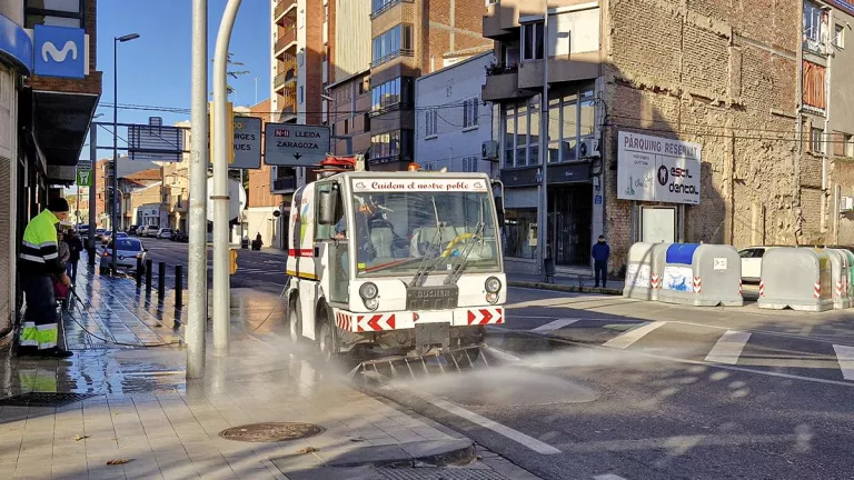 L'Ajuntament de Mollerussa reforça la neteja en voreres i aparcaments