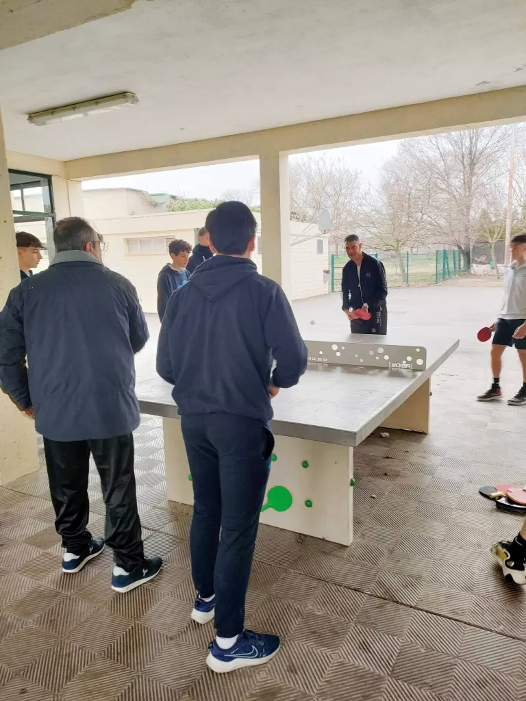 Vint usuaris del Centre d'Atenció Diürna d'Aspid participen en una jornada multiesportiva