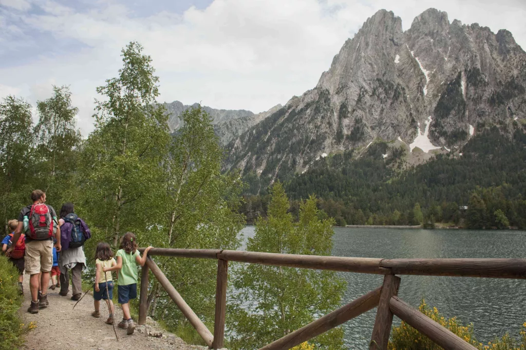 ⏯️ Turista post-covid: visitant local, amb menys despesa i amb preferència per l'àmbit rural