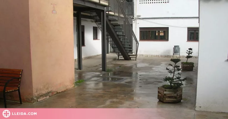 Obres de millora al pati de l’antiga caserna de Cervera
