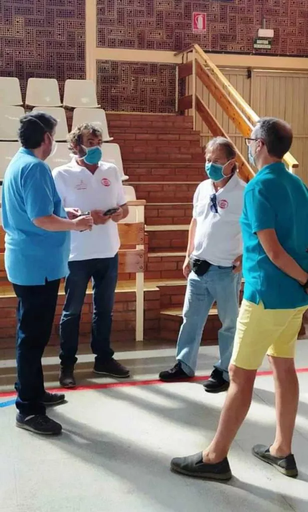 Onze voluntaris d'Open Arms per atendre els confinats al pavelló de Torres de Segre