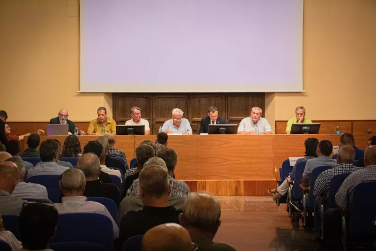 La junta del canal d'Urgell es tanca davant les crítiques i l'oposició a la modernització