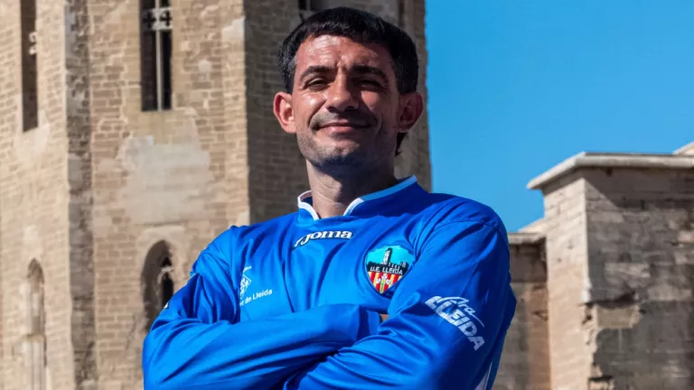 Òscar Rubio torna a vestir la samarreta del Lleida CF