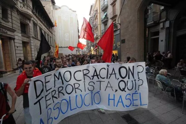 Pablo Hasél, a la fiscal: "Si em maten, vostè és lliure de celebrar-ho"