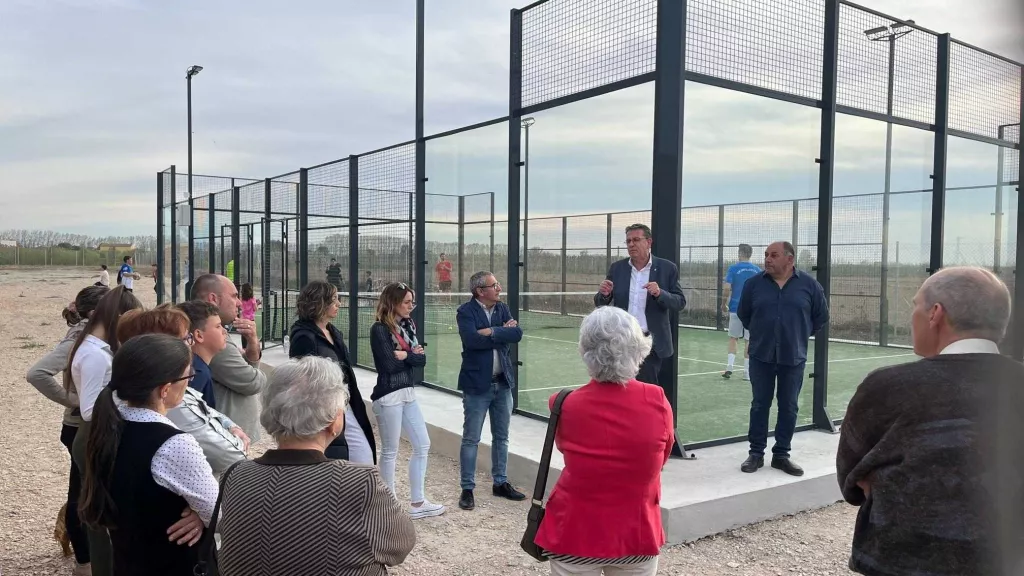 El Poal complementa el seu complex esportiu amb una pista de pàdel