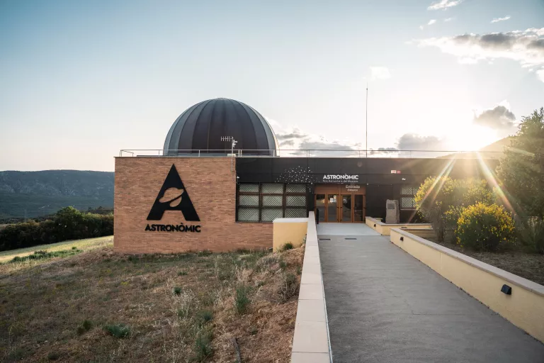 El Parc Astronòmic del Montsec encarrila la recta final de la temporada amb noves experiències i eines per a l’observació del cel.