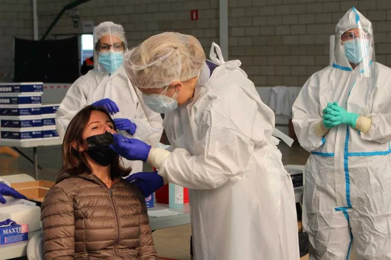 Agramunt frena la desescalada i farà un cribratge per l'increment de casos de covid-19
