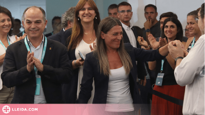 Principi d'acord entre JxCat i PSOE pel català al Congrés i les comissions sobre les "clavegueres de l'Estat" i del 17-A