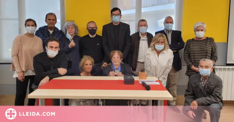 Una veïna del Solsonès rep la medalla centenària