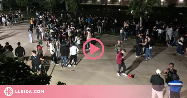 ⏯️ Centenars de lleidatans celebren la fi del toc de queda nocturn a la vora del riu Segre