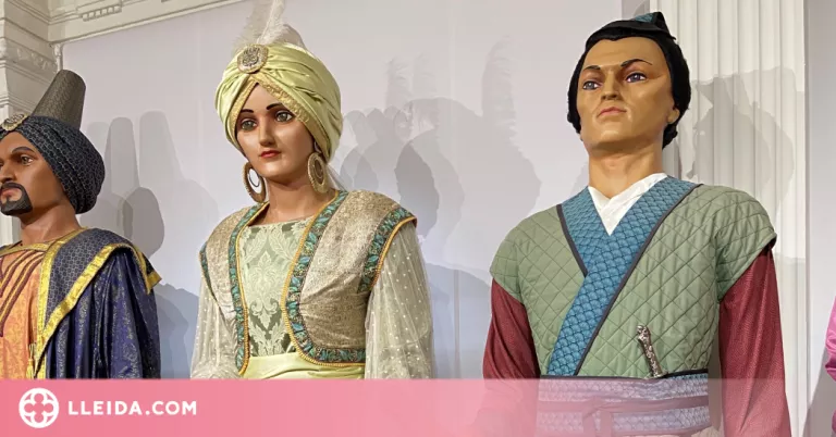 Els Gegants de Lleida ja llueixen els fanalets que passejaran en la Romeria de Sant Jaume