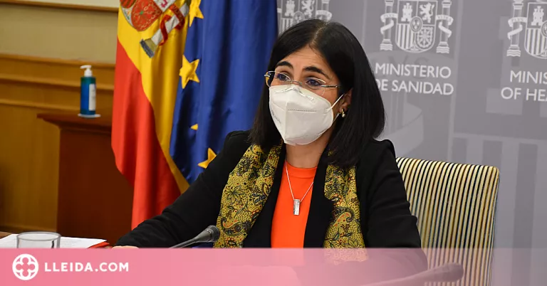 Darias obre la porta a vacunar tothom amb la quarta dosi contra la covid-19