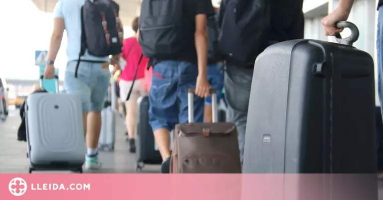 El turisme frega els nivells prepandèmia a l'agost amb 2,5 milions de viatgers