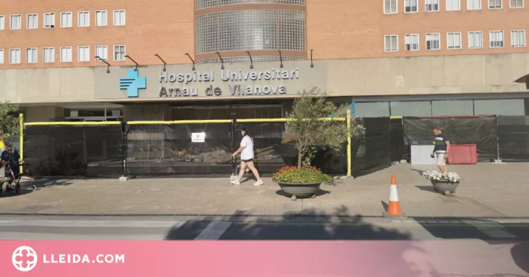 L'Arnau de Vilanova millora l'accessibilitat a l'edifici i el panel informatiu principal