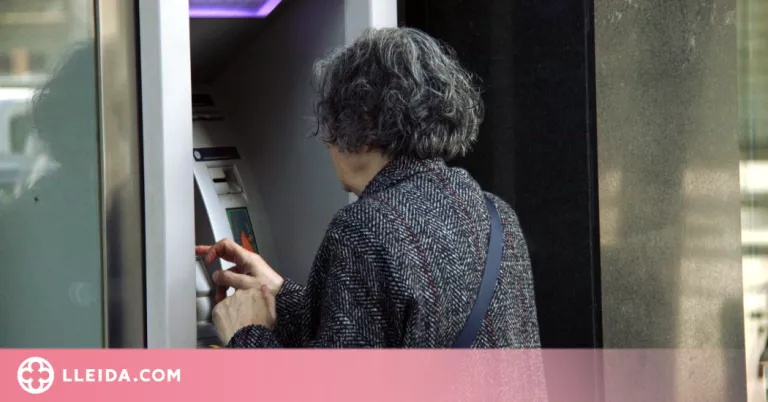 El nombre d'usuaris que atén cada sucursal bancarà catalana s'ha duplicat en sis anys